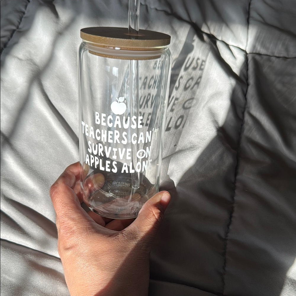 Brand NEW Clear Glass Tumbler with Wooden Lid
